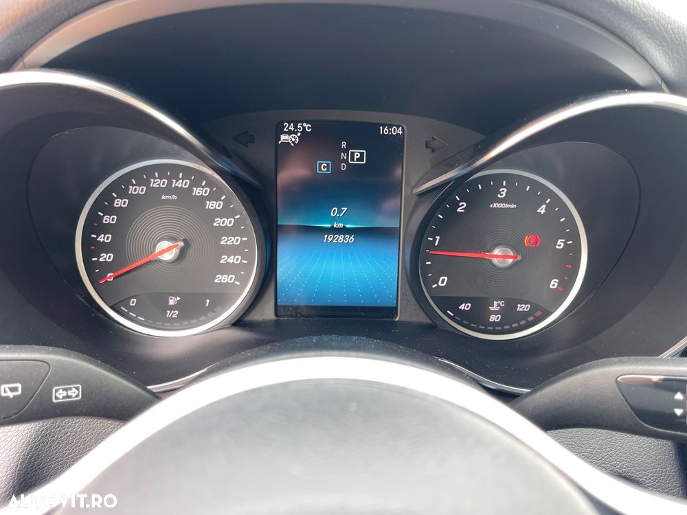 Mercedes-Benz C 220 d 4Matic 9G-TRONIC Avantgarde - 39
