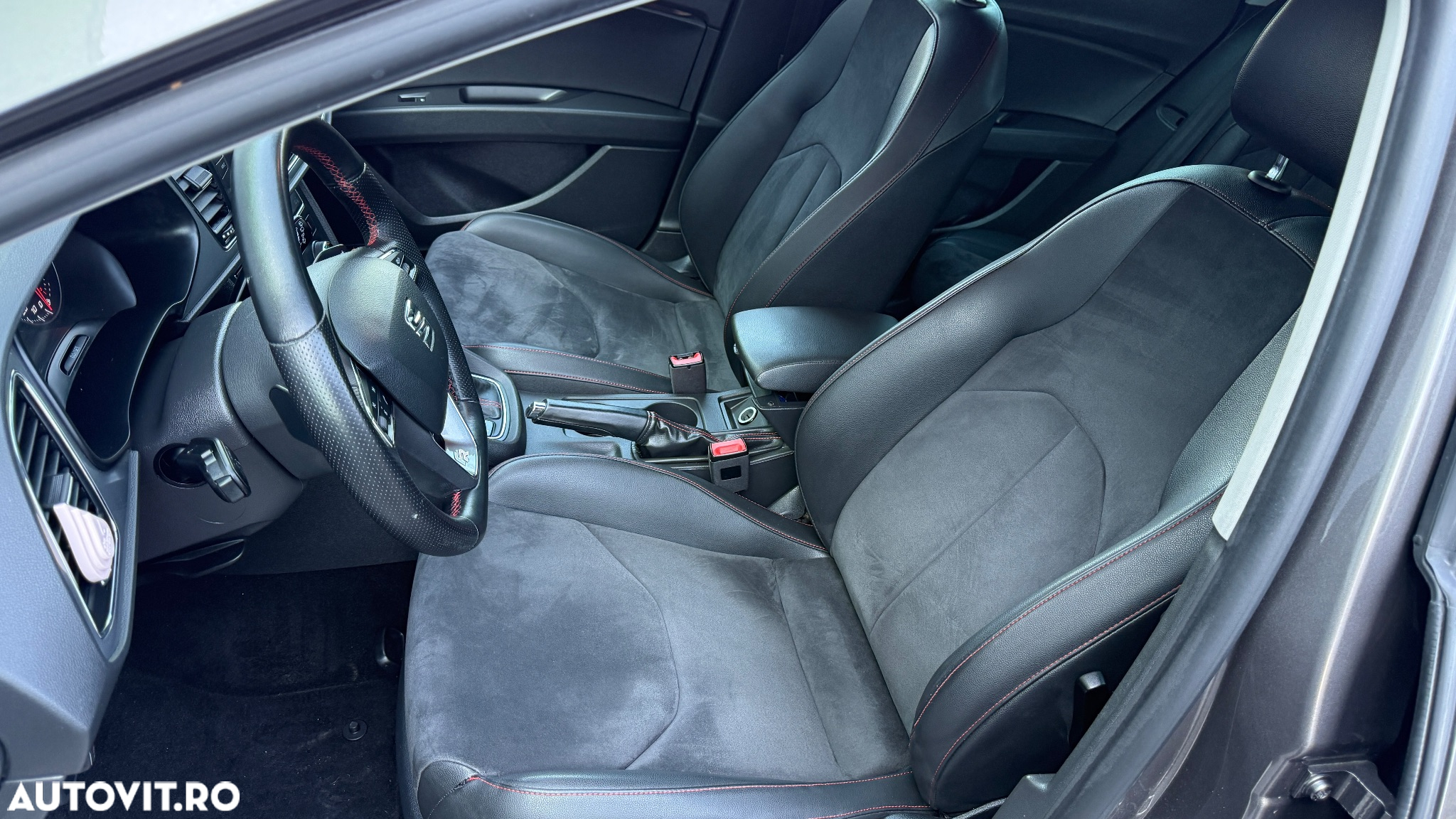 Seat Leon ST 2.0 TDI Start&Stop DSG FR - 13