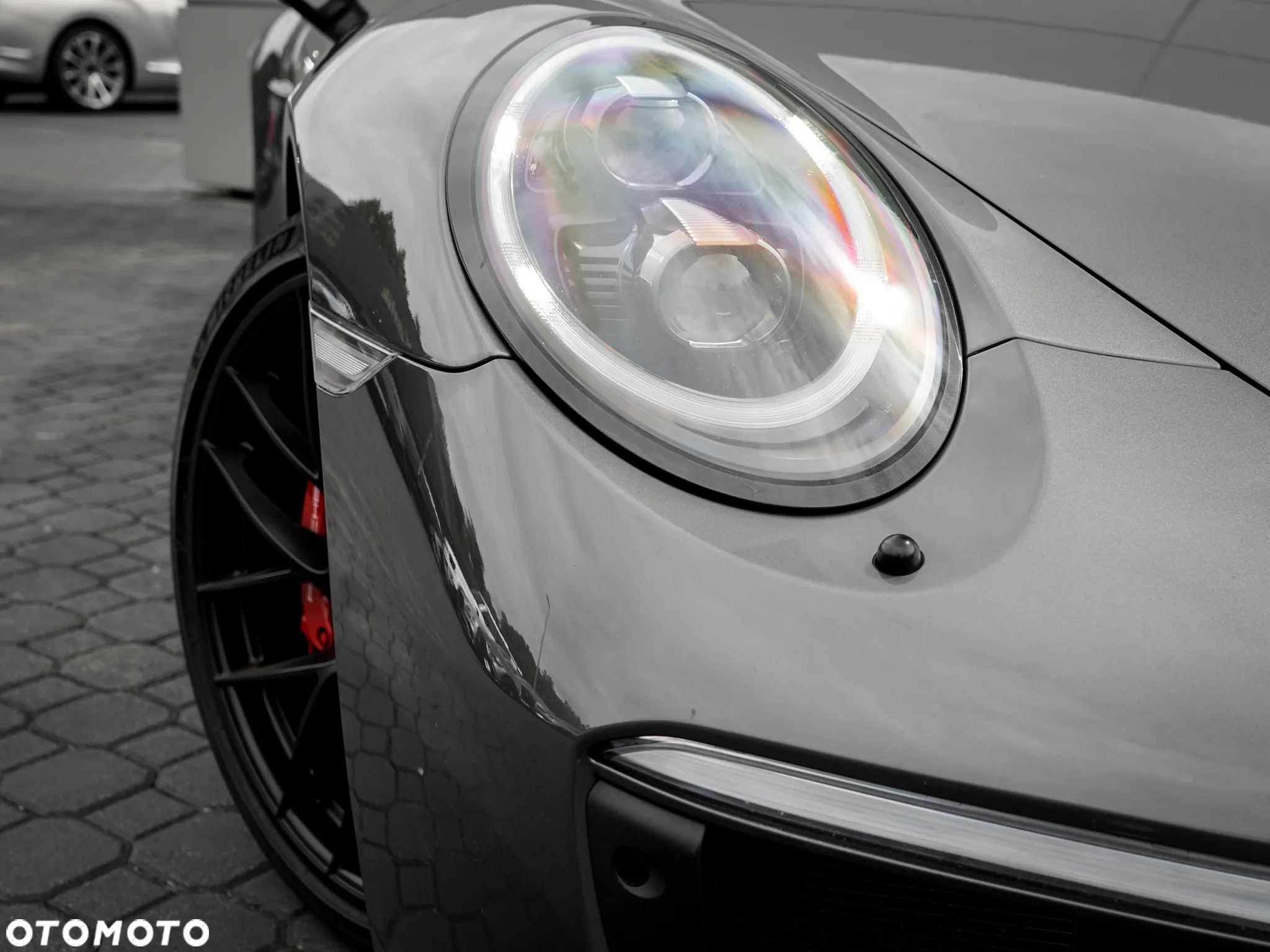 Porsche 911 Carrera 4 GTS PDK - 6