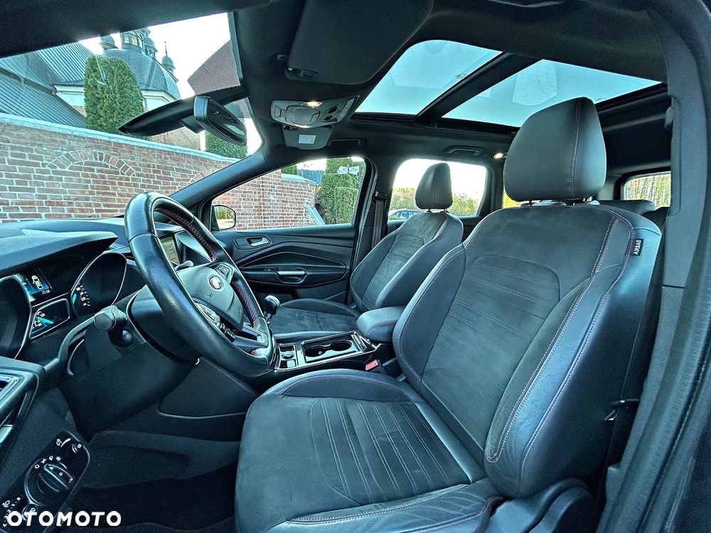 Ford Kuga 2.0 TDCi 4x4 ST-Line - 19