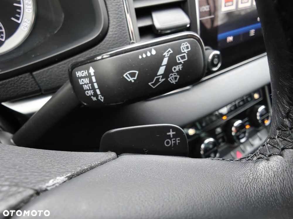 Skoda Karoq 1.5 TSI ACT DSG Style - 11