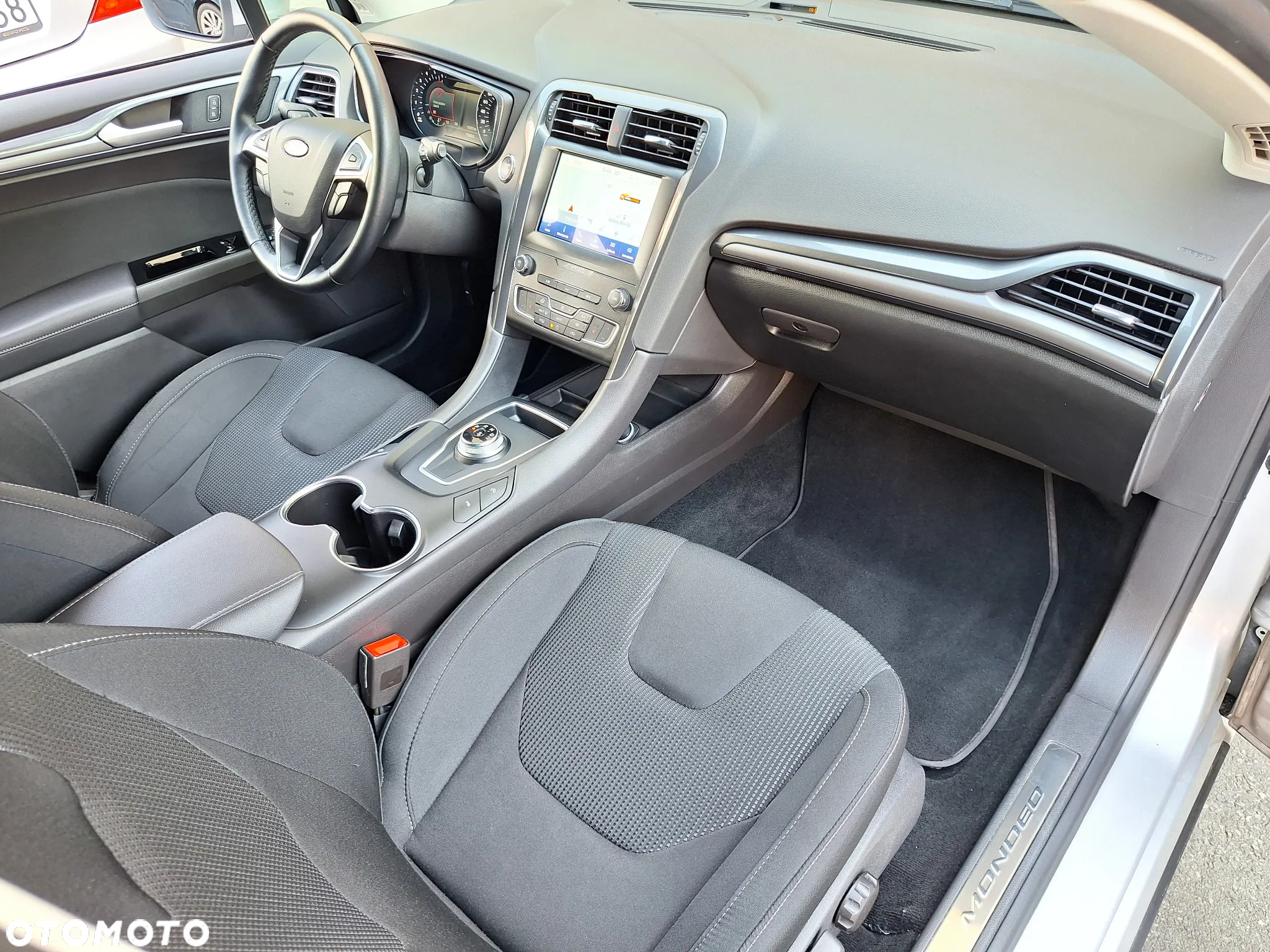 Ford Mondeo 2.0 EcoBlue Titanium - 25