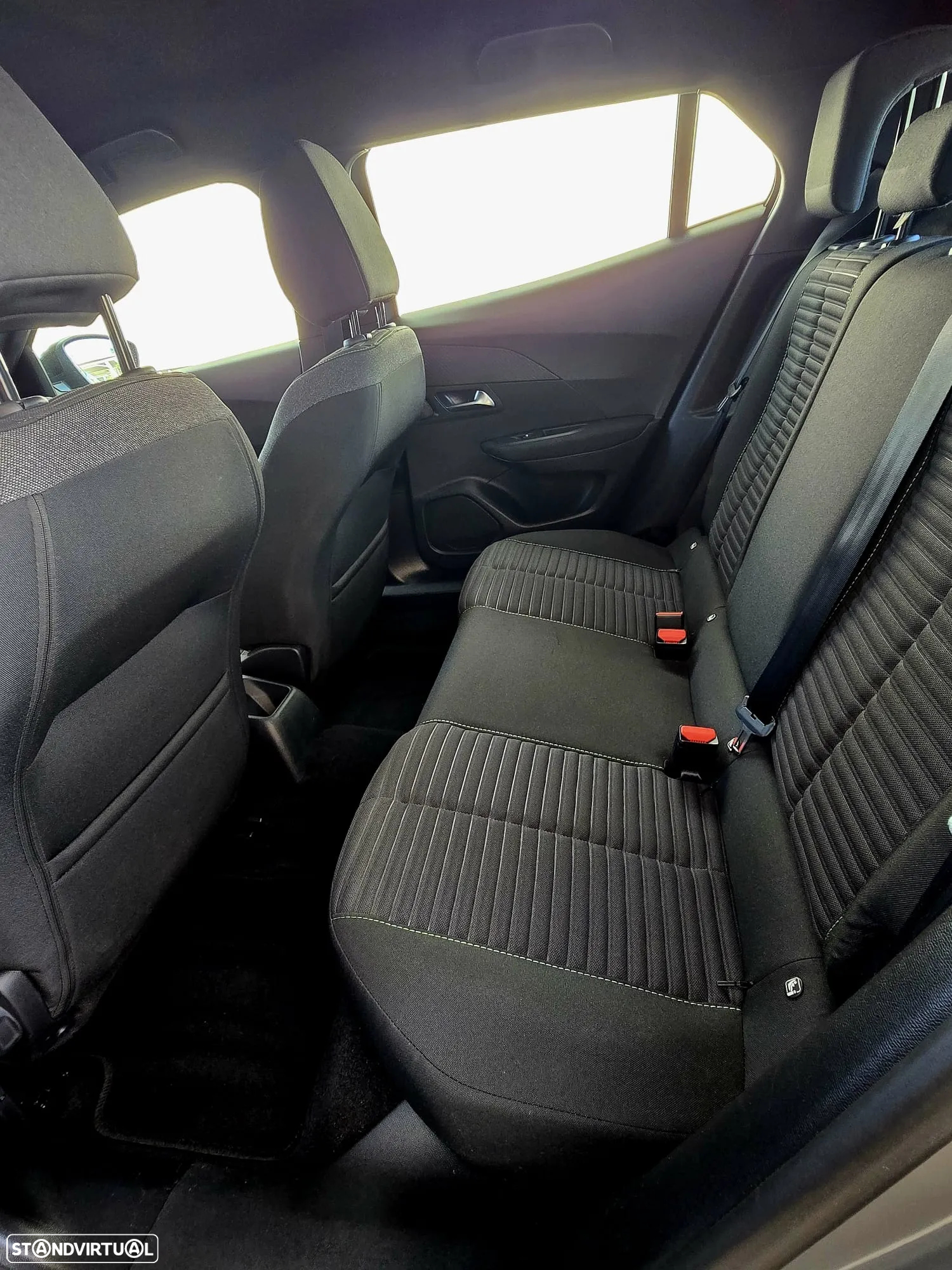 Peugeot 2008 1.2 PureTech Active - 13