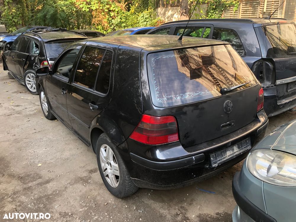 Dezmembrez VW Volkswagen Golf 4 negru benzina cutie automata 2002 - 5