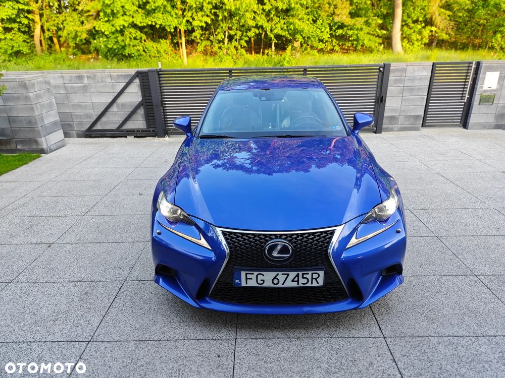 Lexus IS 300h F Sport - 6