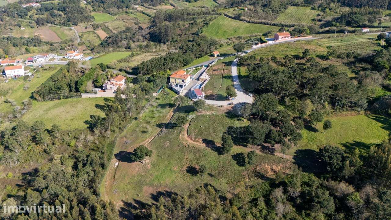Moradia com 18000 m² de Terreno e Vista para a Montanha no Carvalha... - Grande imagem: 5/50
