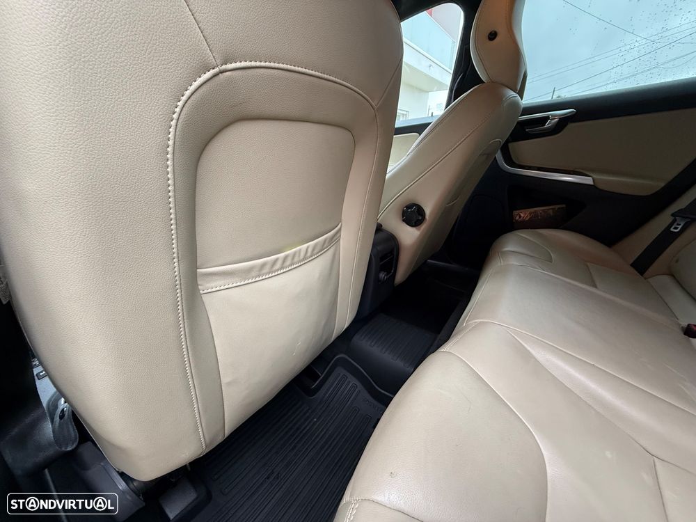 Volvo XC 60 D3 Geartronic Momentum - 14