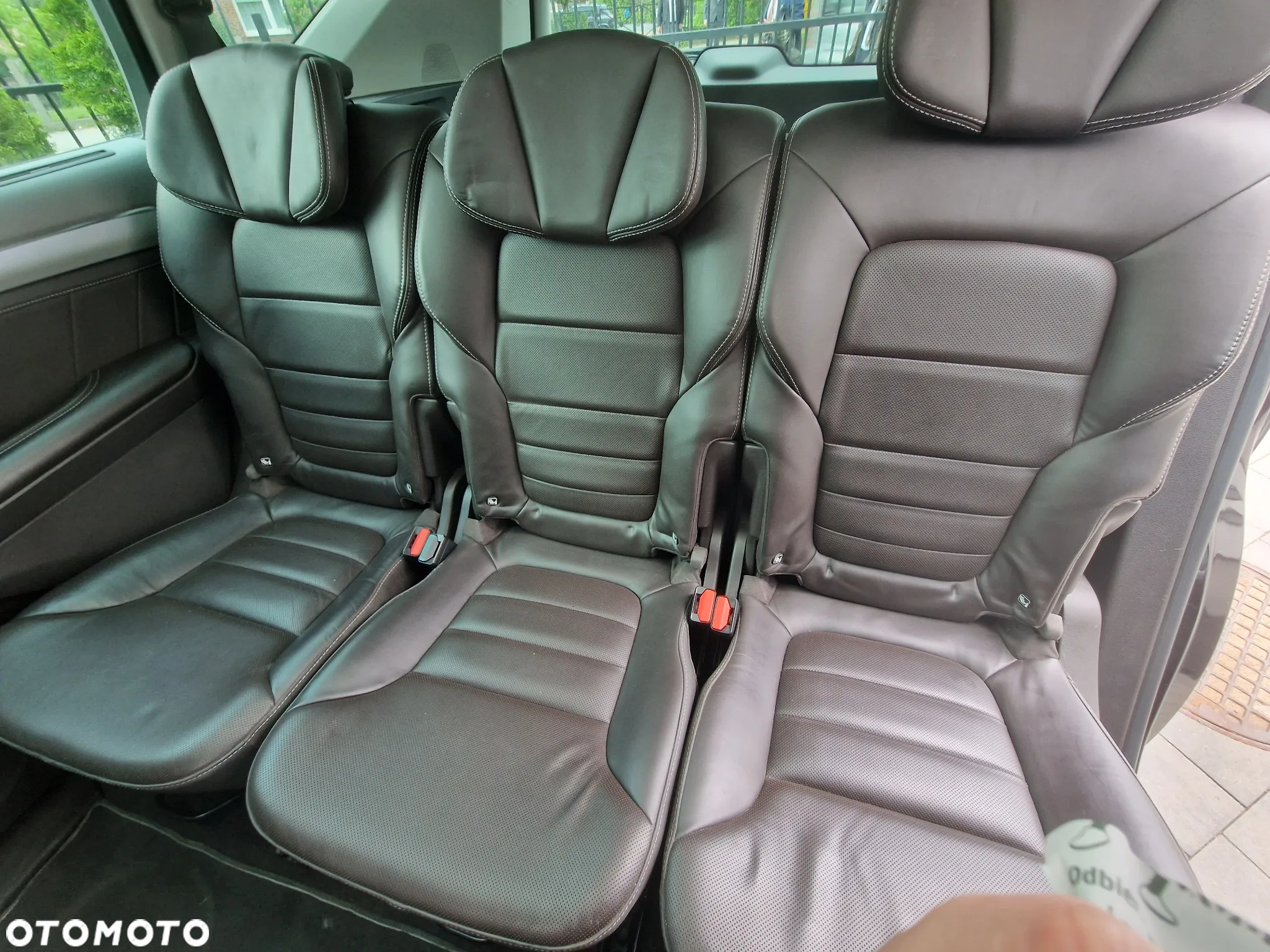 Renault Espace 1.6 dCi Energy Initiale Paris EDC - 4