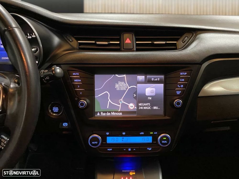 Toyota Avensis Touring Sports 2.0 D-4D Luxury+GPS - 11