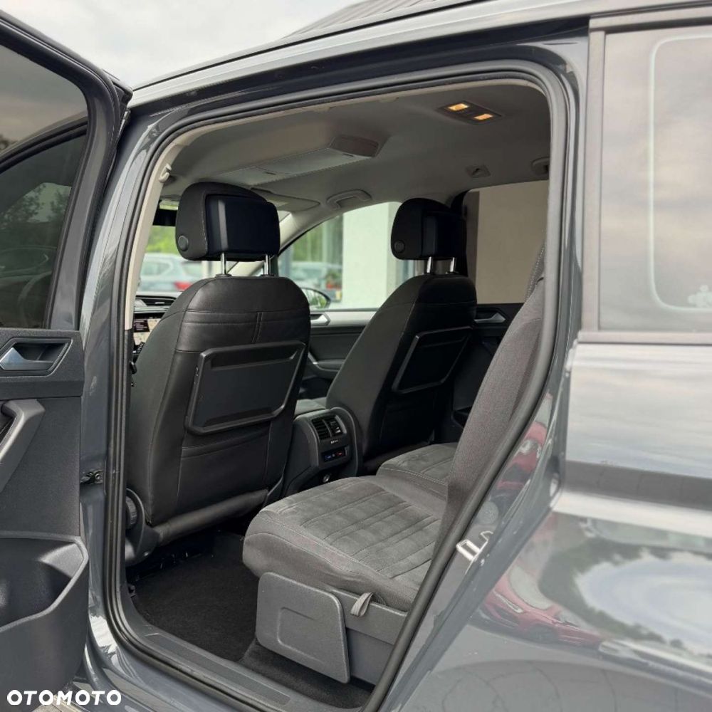 Volkswagen Touran - 17