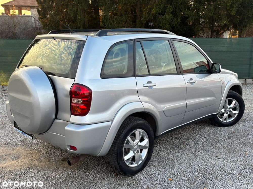 Toyota RAV4 - 4