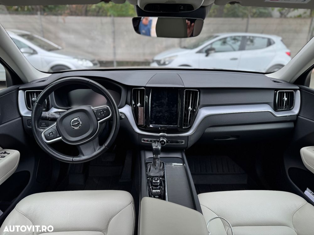 Volvo XC 60 D4 AWD Momentum - 27