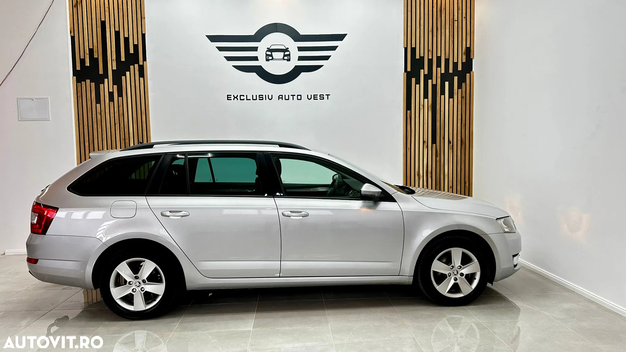 Skoda Octavia Combi 1.6 TDI DPF DSG Ambition - 12