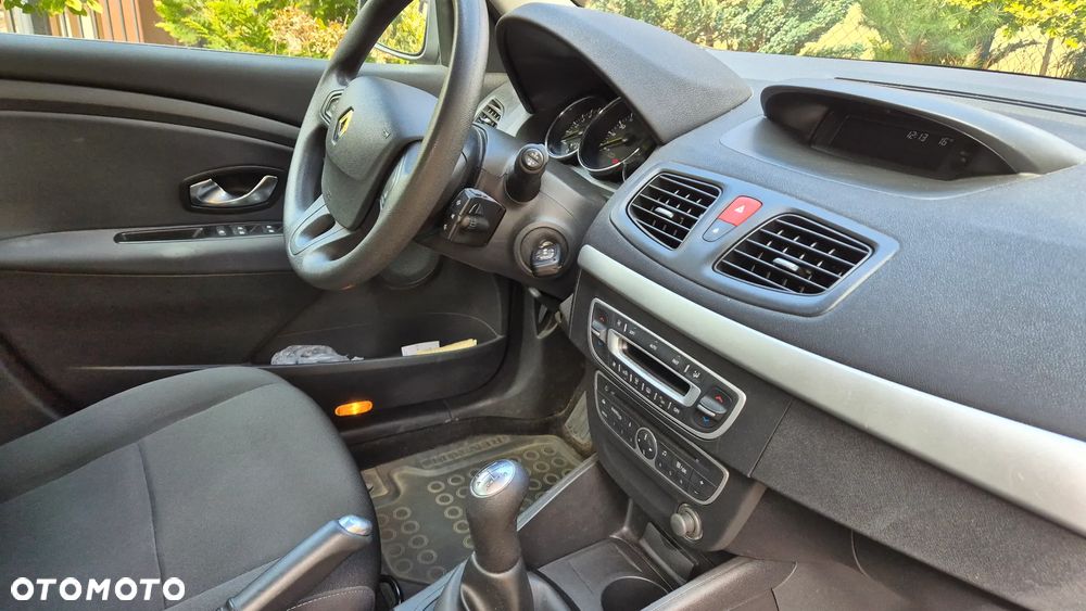 Renault Fluence 1.6 16V Expression Euro5 - 14