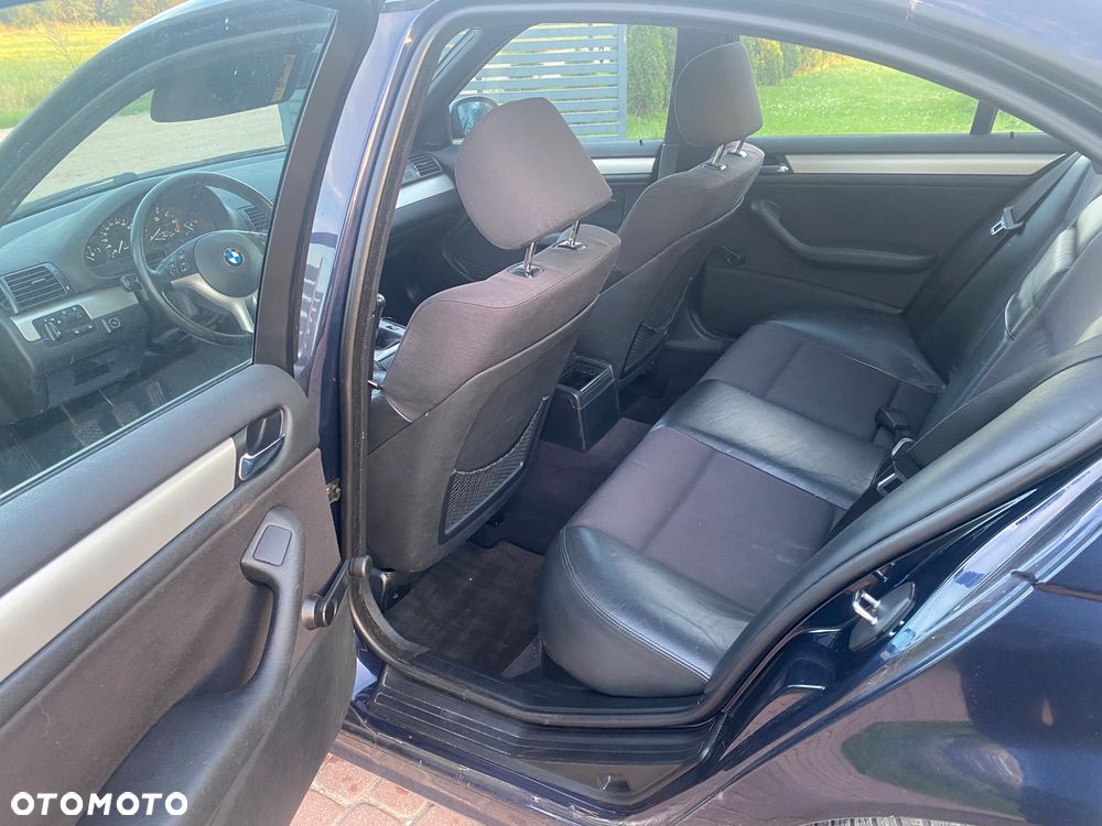 BMW Seria 3 318i - 11
