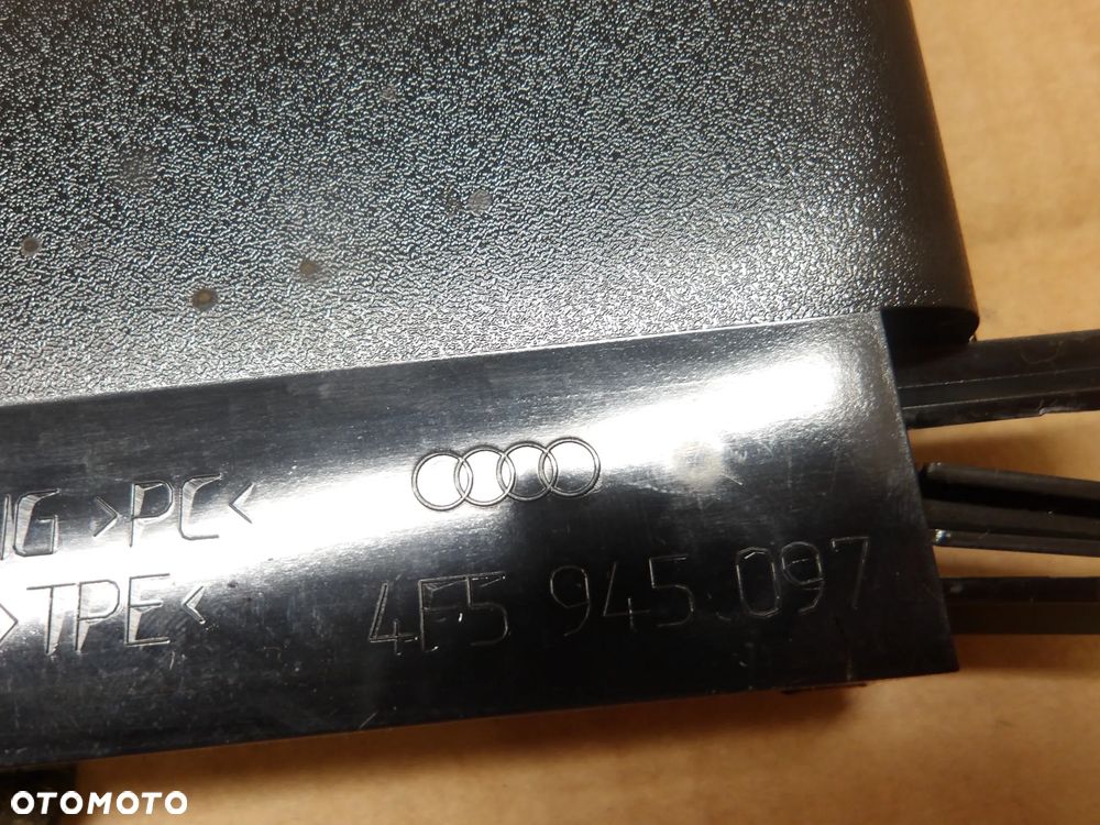 AUDI A6 C6 SEDAN 2.0TDI ŚWIATŁO STOP 4F5945097 - 3