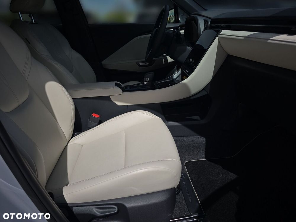Lexus LBX - 10