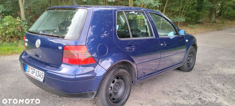 Volkswagen Golf 1.6 - 24