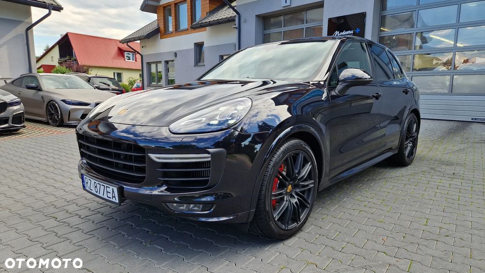 Porsche Cayenne GTS - 1