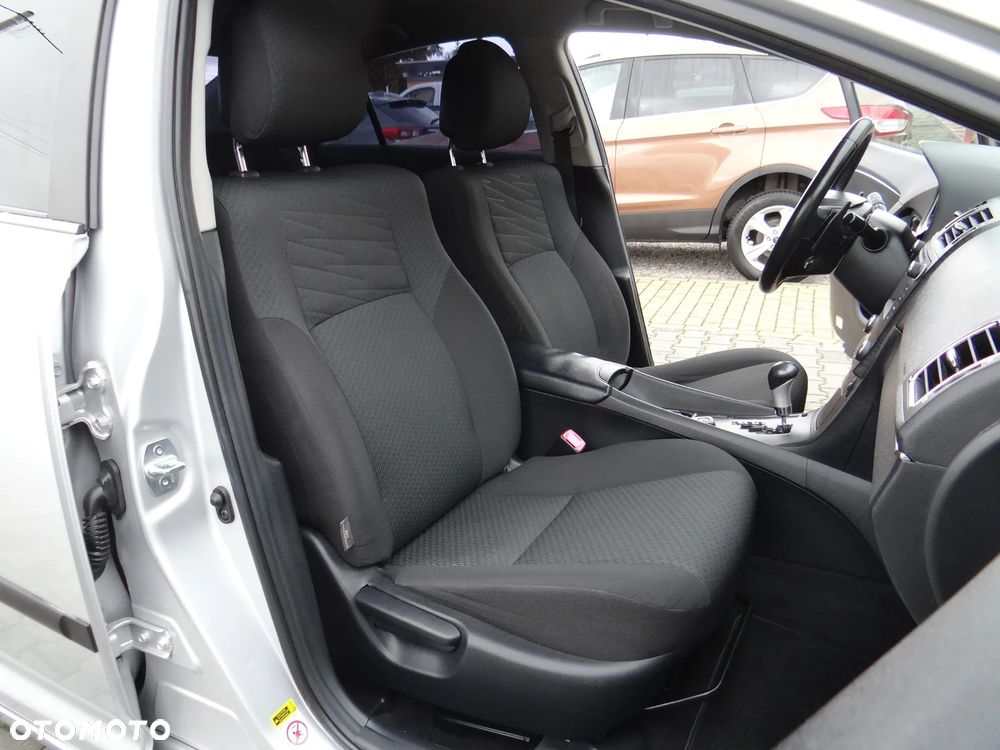 Toyota Avensis 2.0 Sol EU5 MS - 33