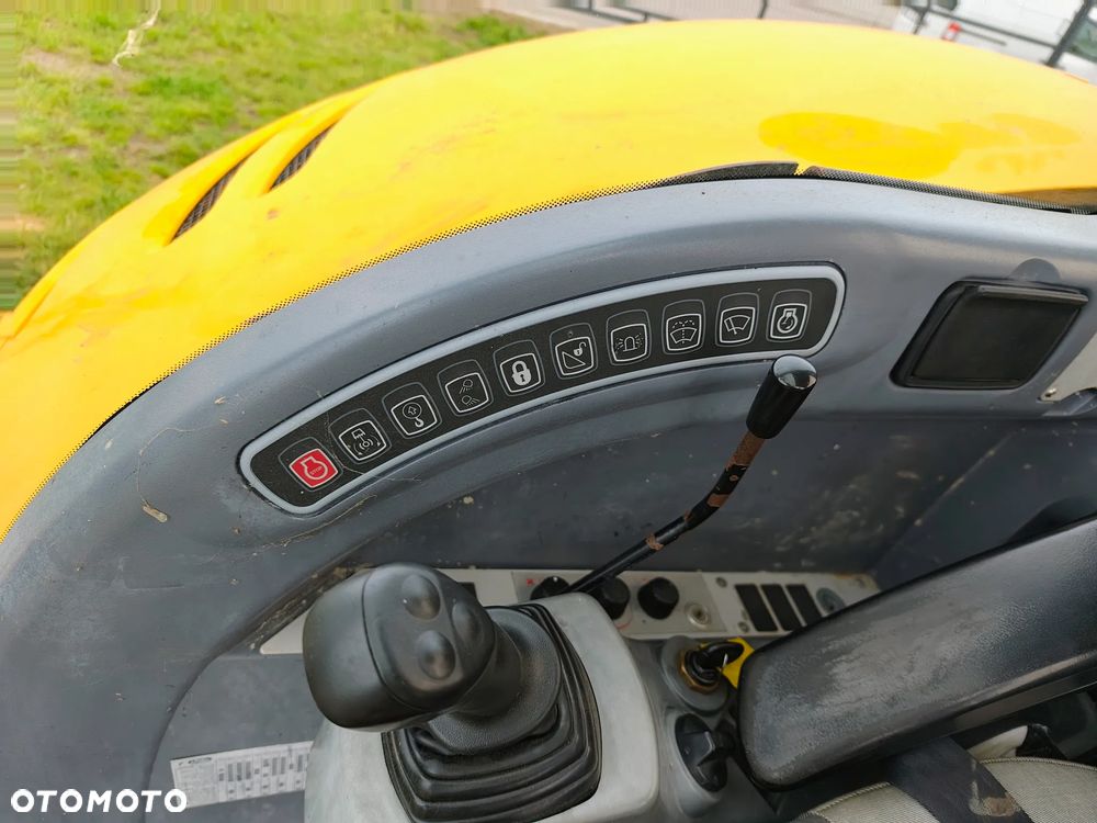 JCB 8080 - 9