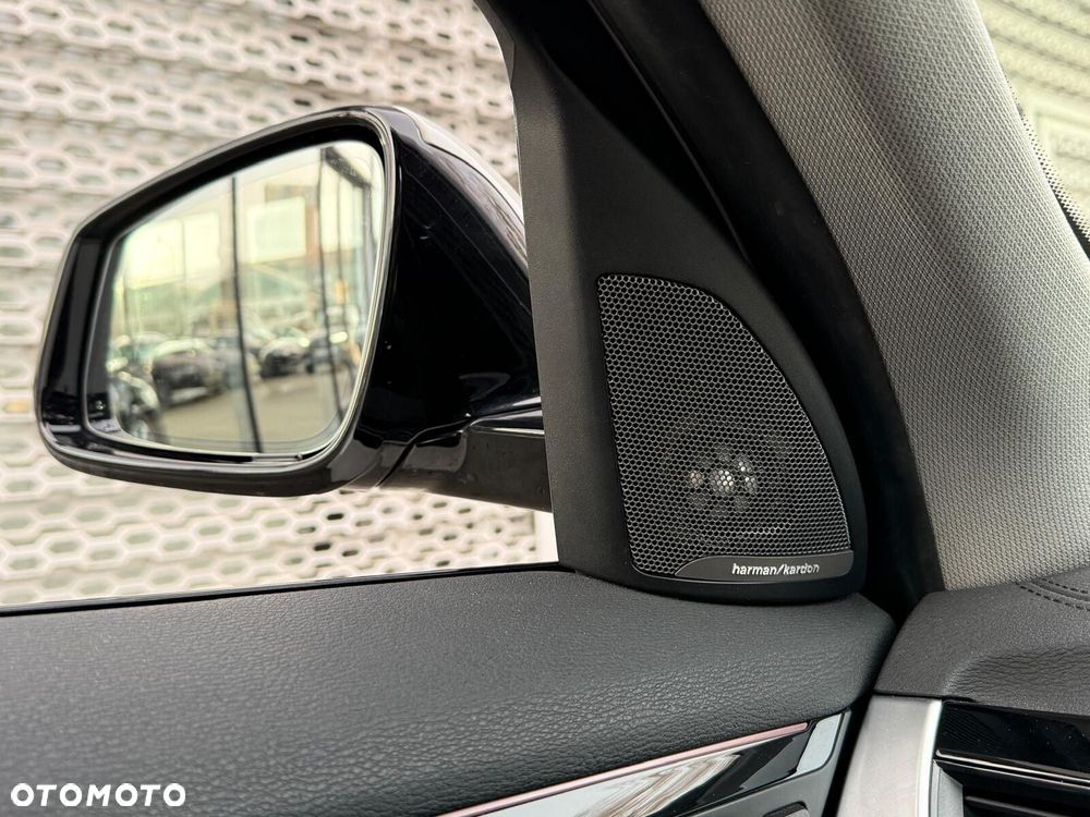 BMW X1 xDrive20i GPF xLine - 29