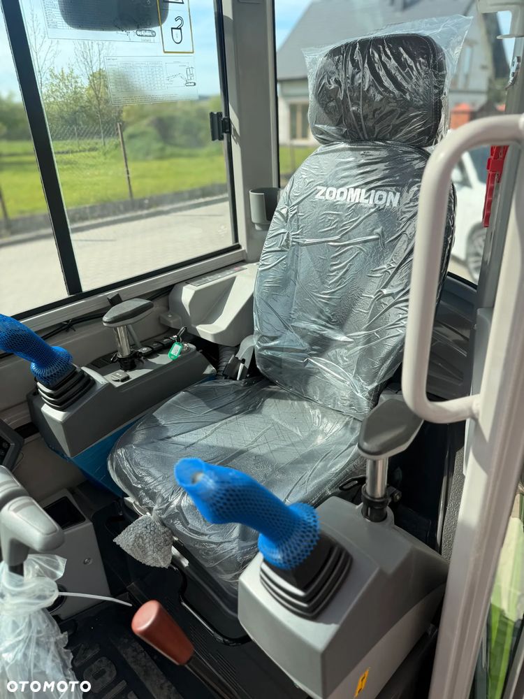 Zoomlion ZE26GU | FABRYCZNIE NOWA | Silnik KUBOTA | 3 ŁYŻKI | SZYBKOZŁĄCZE HYDRAULICZNE | ZE27GU - 32