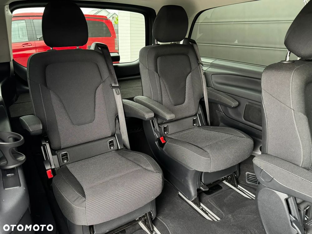 Mercedes-Benz Klasa V 300 d lang 9G-TRONIC Avantgarde - 17