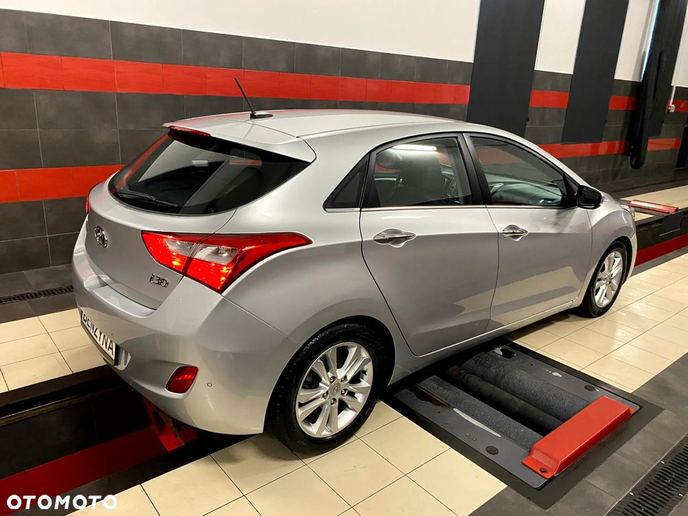 Hyundai i30 1.6 GDI Classic + - 10