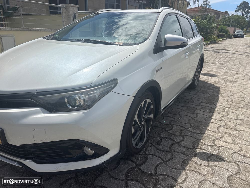 Toyota Auris Touring Sports 1.8 HSD Comfort+P.Sport - 2