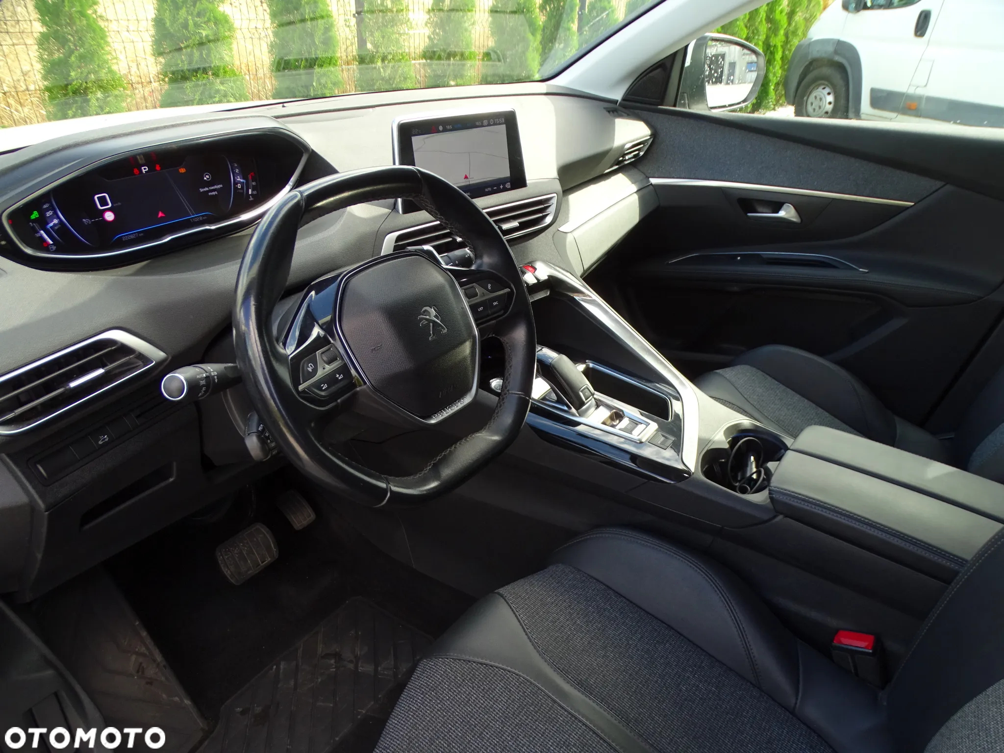Peugeot 5008 1.5 BlueHDI Allure S&S EAT8 - 19