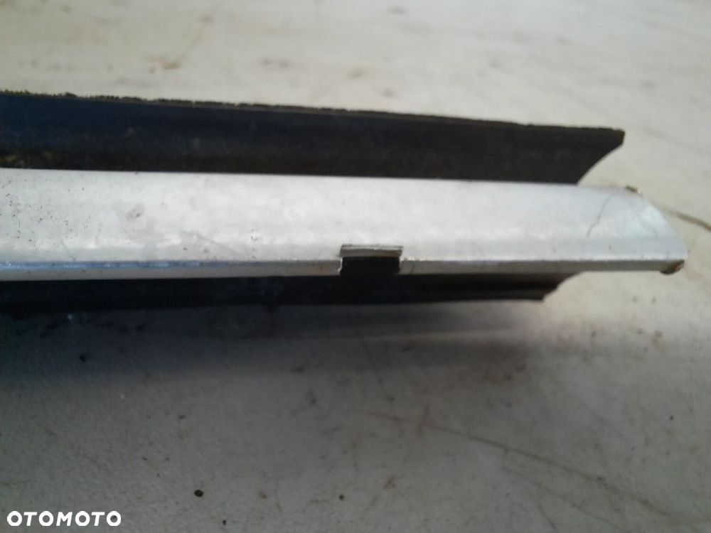 BMW520i E39 95-00 SEDAN LISTWA ZGARNIAJĄCADRZWI PRZÓD PRAWA CHROM 8185816 - 11