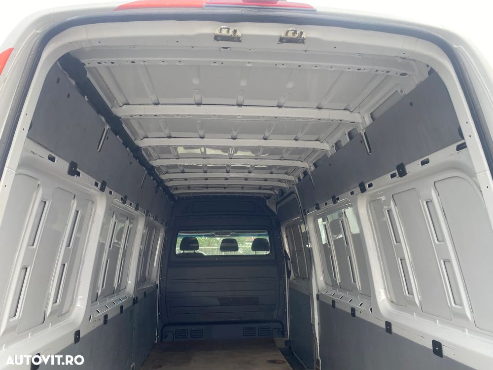 Mercedes-Benz Sprinter - 10
