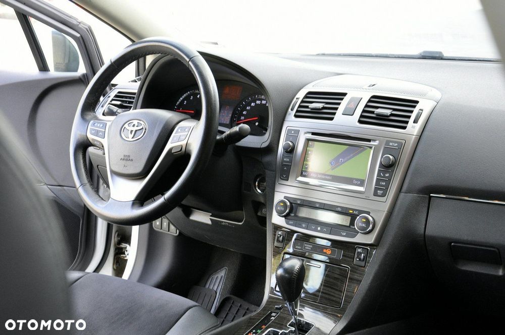 Toyota Avensis 2.0 Multidrive S Executive - 36