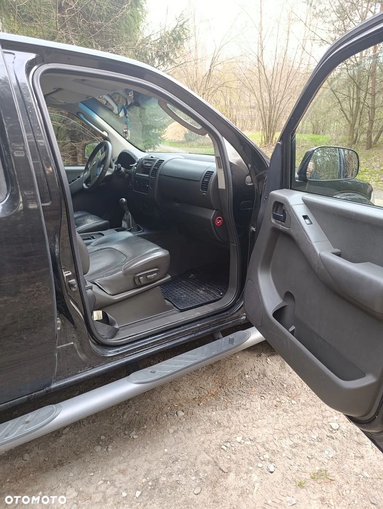 Nissan Navara 2.5 TDi Comfort / SE - 9