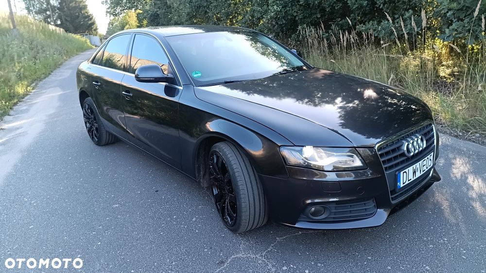 Audi A4 Limousine - 4