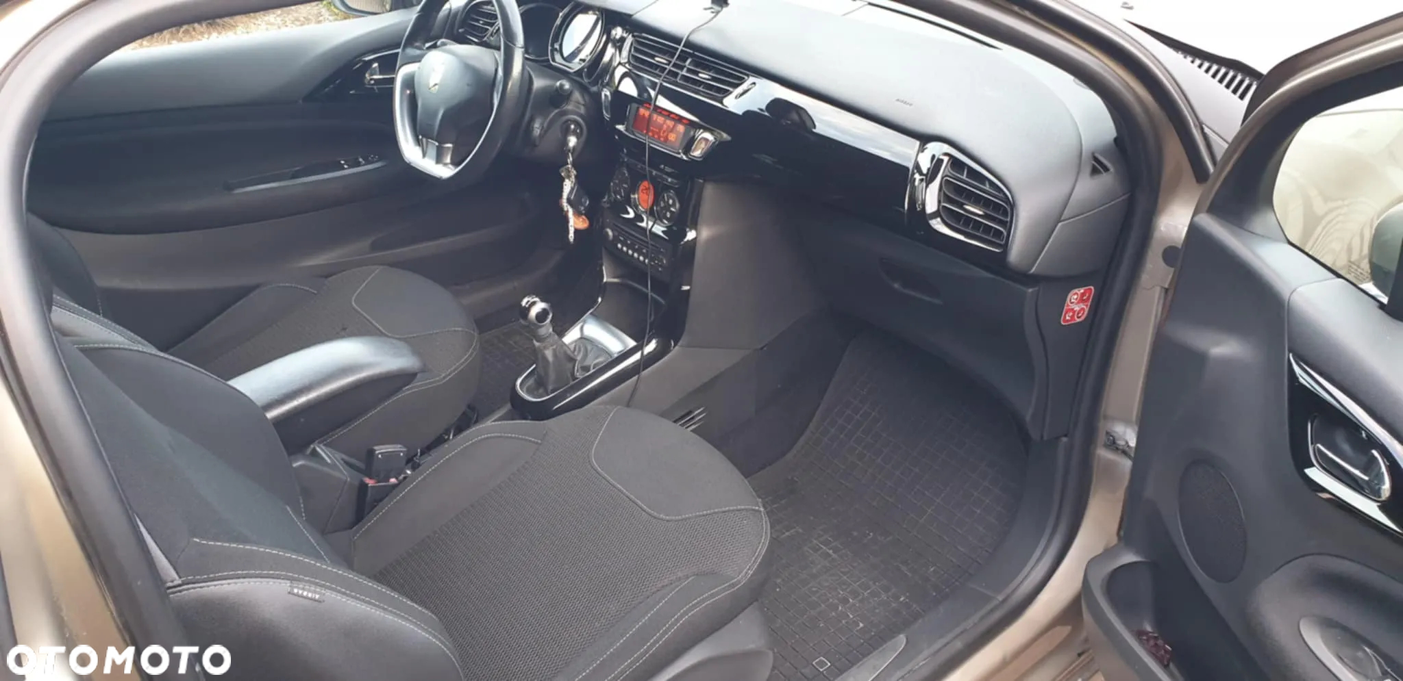 Citroën DS3 1.6 HDi SoChic - 9