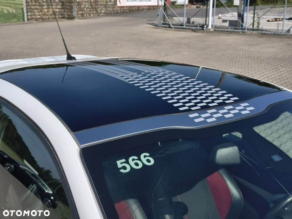 Peugeot 208 - 28