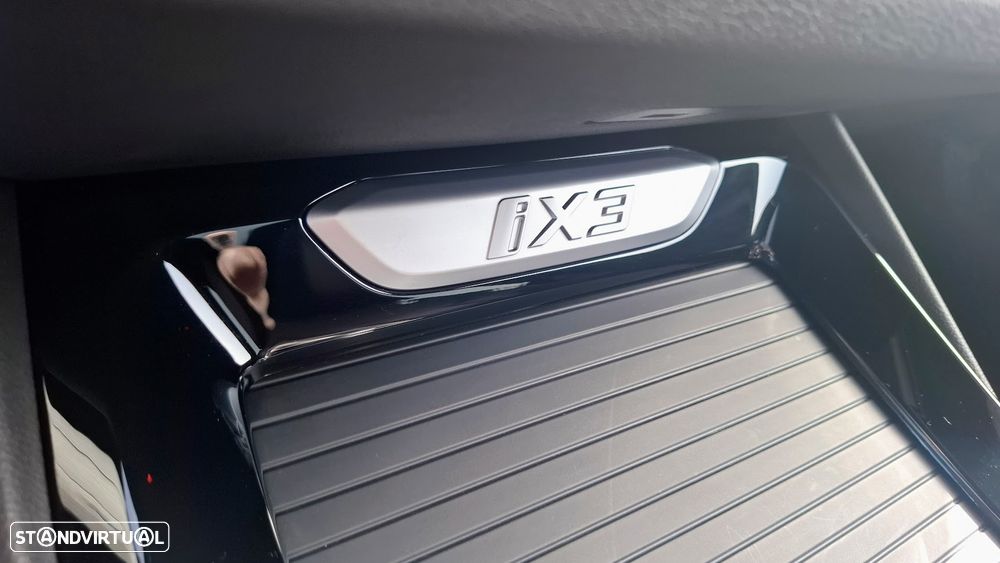 BMW iX3 - 11