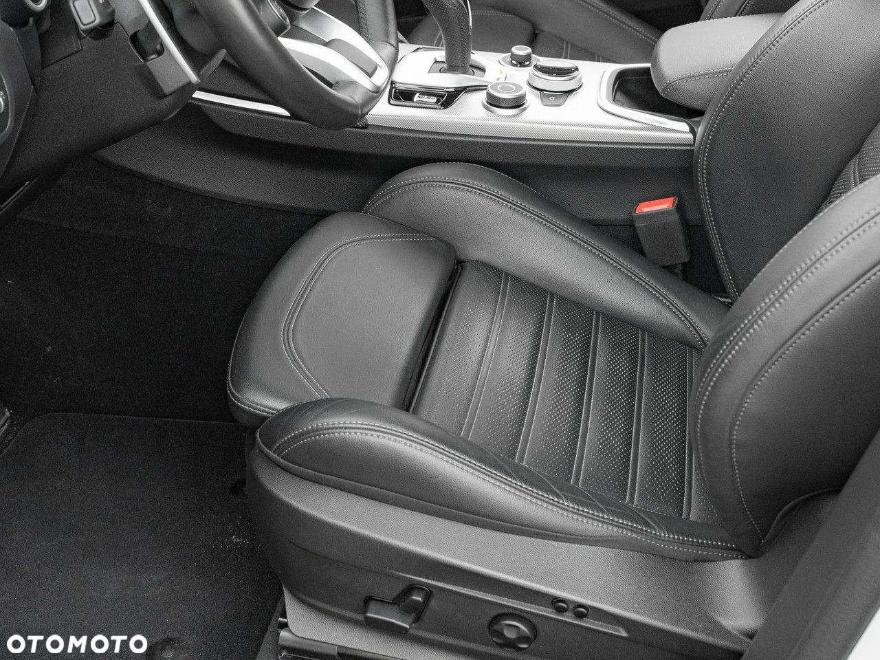 Alfa Romeo Stelvio 2.0 Turbo Sprint Q4 - 14