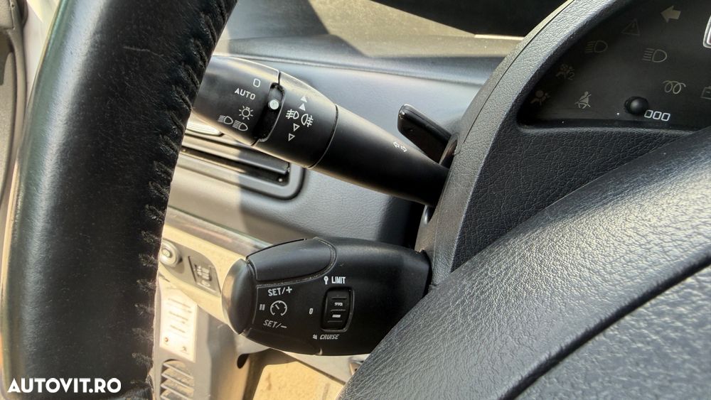 Peugeot 807 HDi 135 Allure - 19