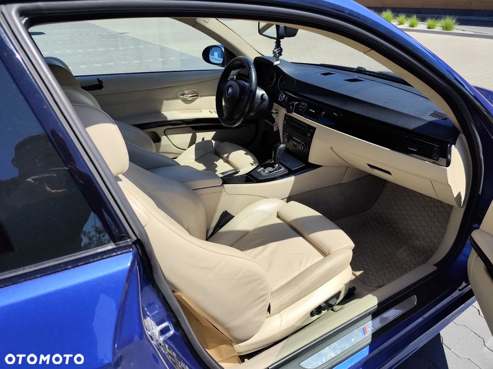 BMW Seria 3 335i Coupe - 11