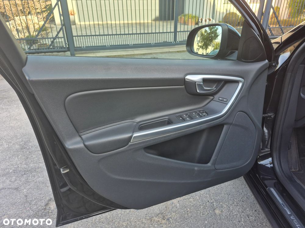 Volvo S60 D3 Momentum - 14