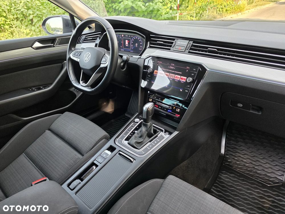 Volkswagen Passat - 10
