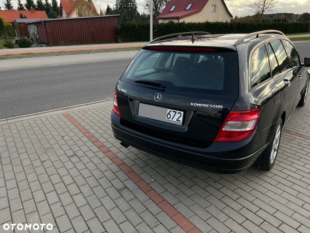 Mercedes-Benz Klasa C 180 K BlueEff Elegance - 32