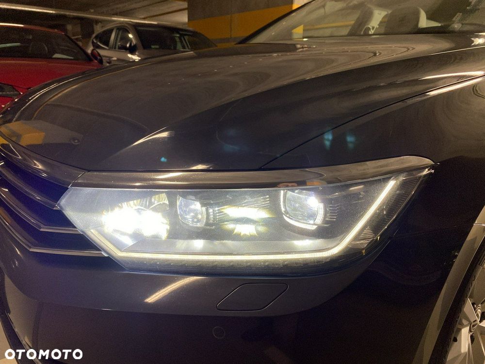 Volkswagen Passat - 9