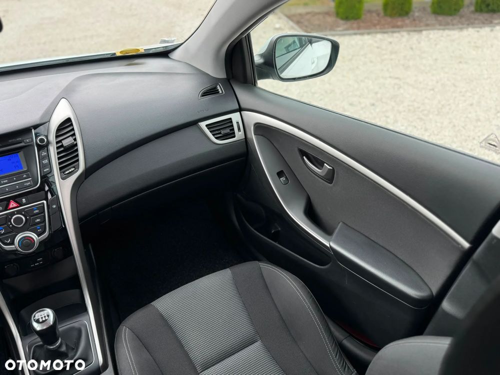 Hyundai i30 1.6 CRDI Intro Edition - 17