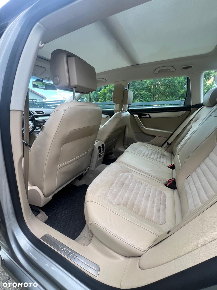 Volkswagen Passat 2.0 TDI Perfectline R-Style - 19