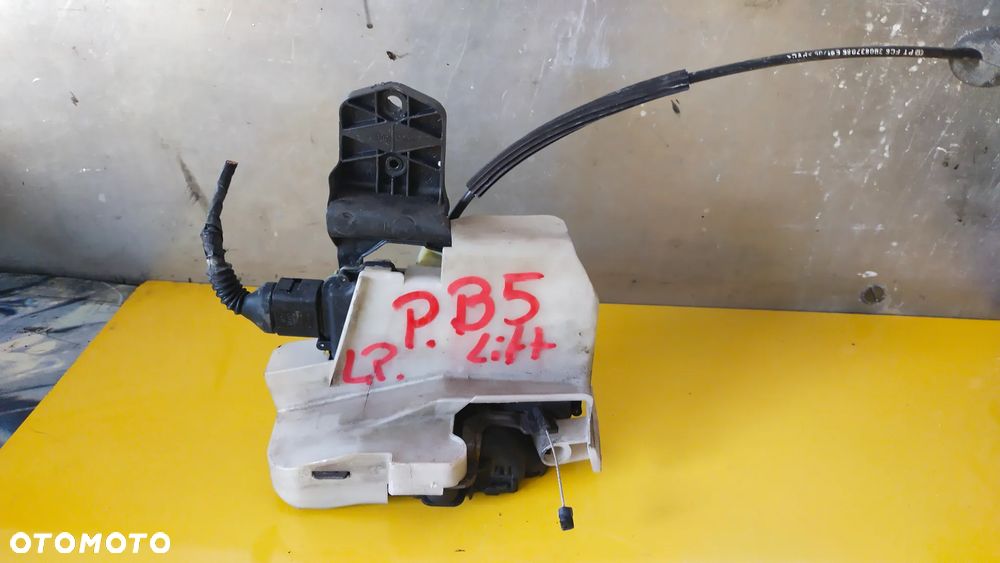 VOLKSWAGEN PASSAT B5 LIFT ZAMEK PRZÓD LEWY - 1