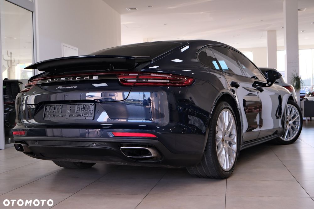 Porsche Panamera - 11
